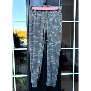 Cloth and Stone Size XS Camo Joggers Anthropologie Utility Boho Hippie Comfy
